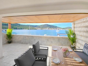 Seafront haven with Pool - villa Kupinica